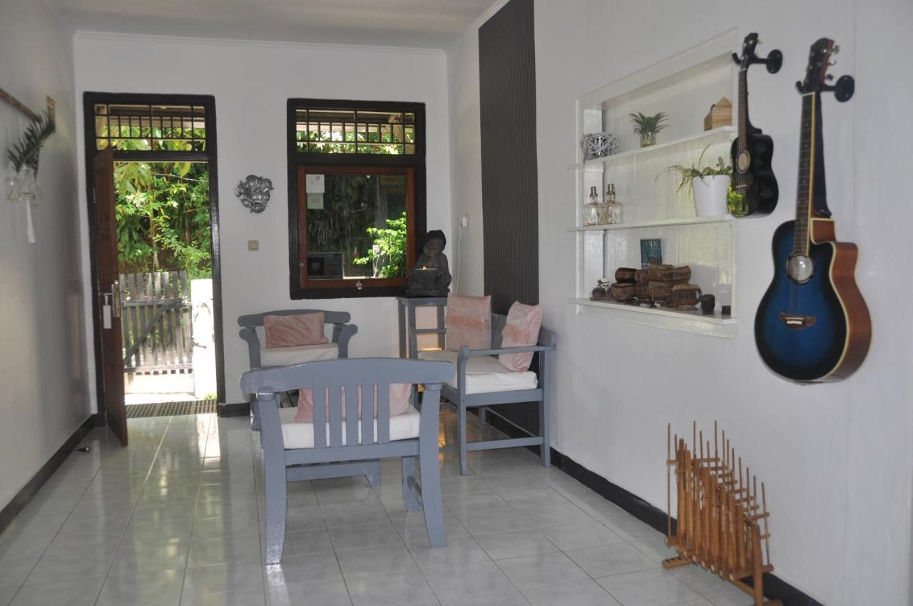 Guesthouse The 4 Fish Manado Ngoại thất bức ảnh