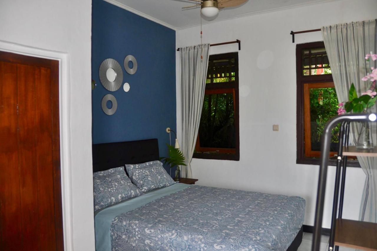 Guesthouse The 4 Fish Manado Ngoại thất bức ảnh