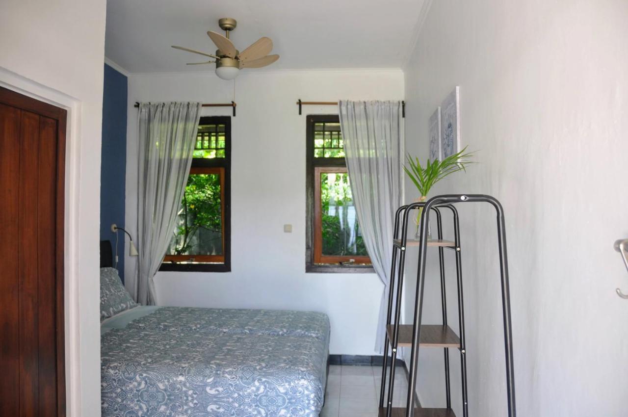 Guesthouse The 4 Fish Manado Ngoại thất bức ảnh