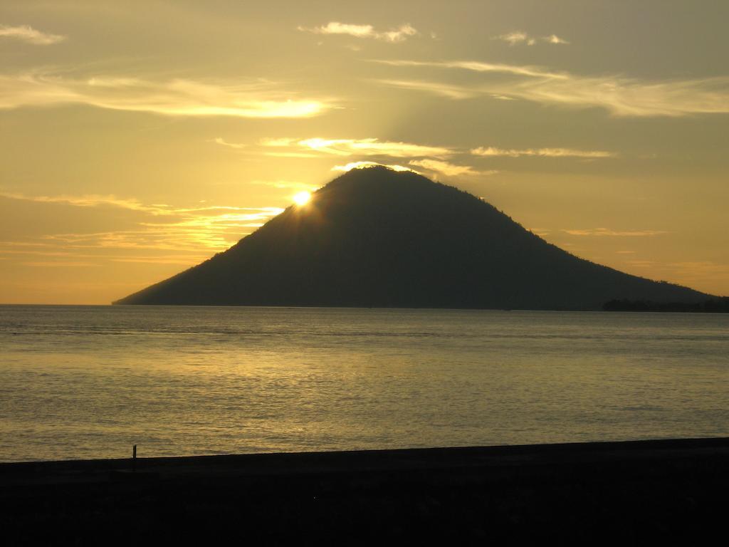 Guesthouse The 4 Fish Manado Ngoại thất bức ảnh