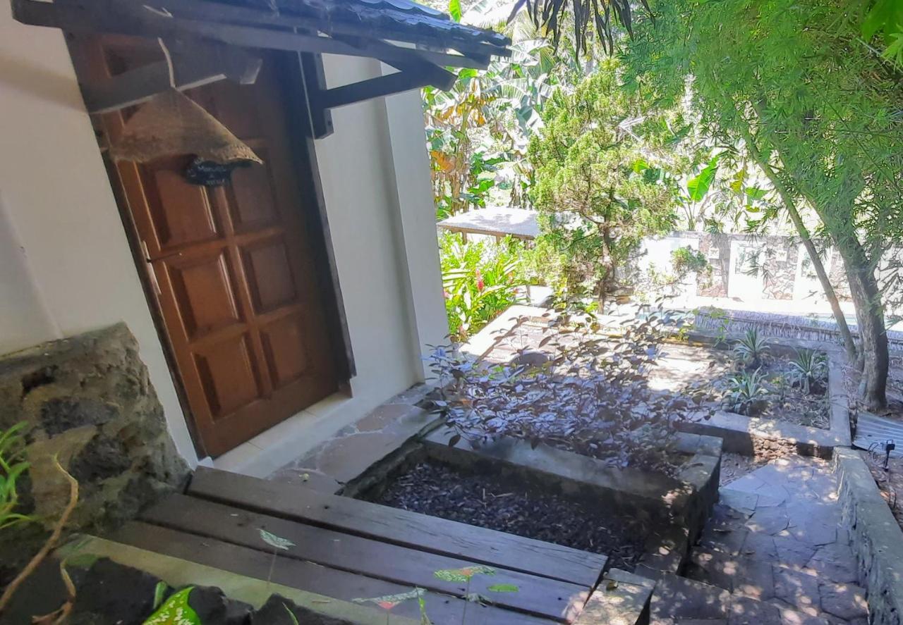 Guesthouse The 4 Fish Manado Ngoại thất bức ảnh