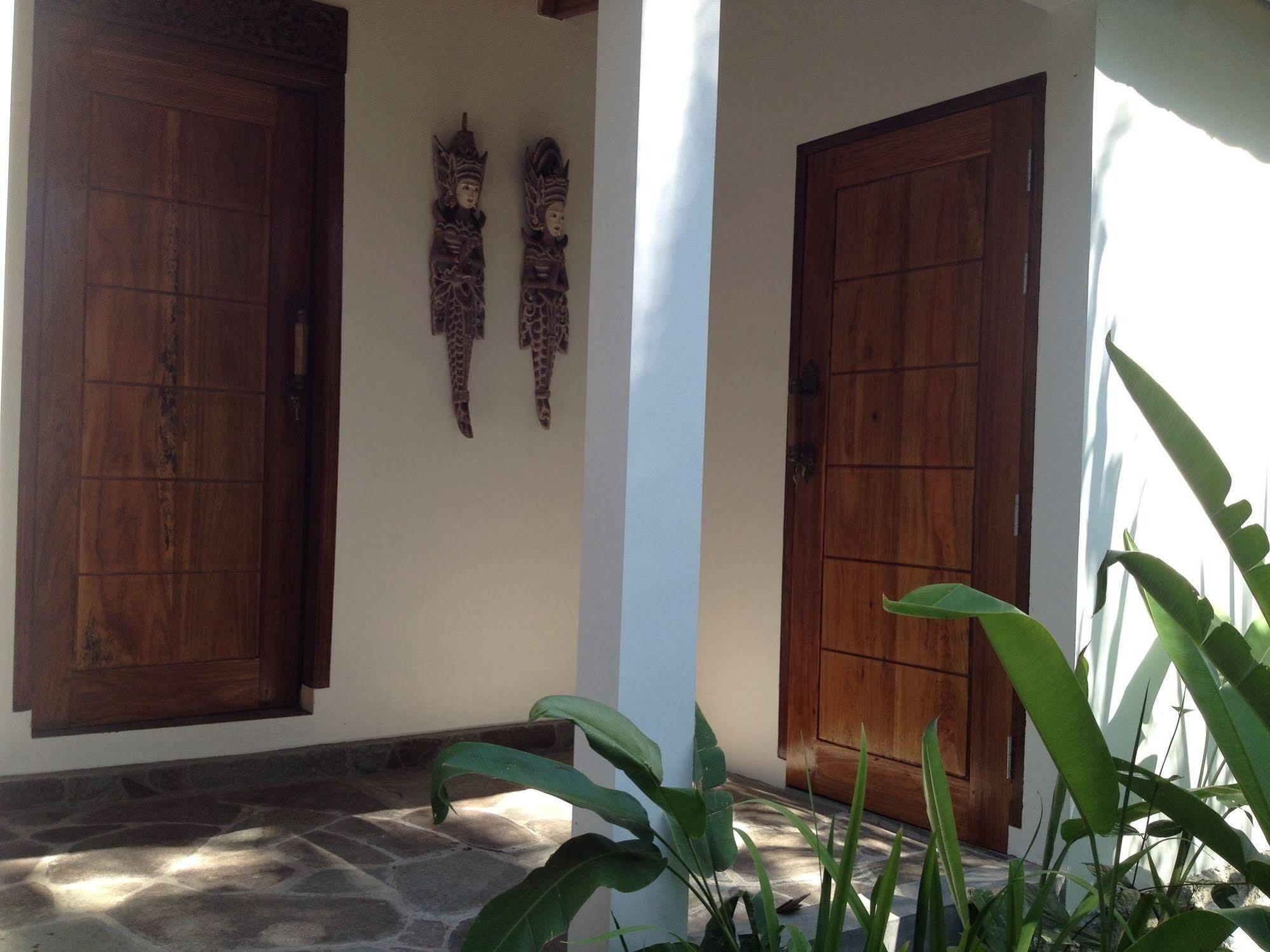 Guesthouse The 4 Fish Manado Ngoại thất bức ảnh