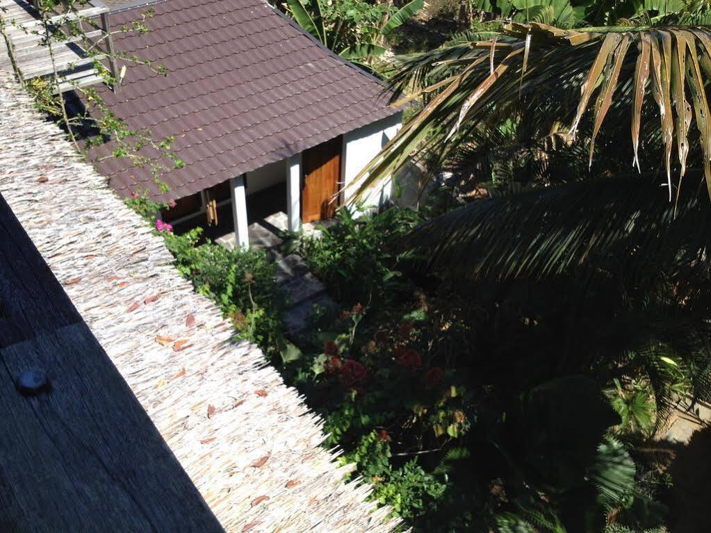 Guesthouse The 4 Fish Manado Ngoại thất bức ảnh